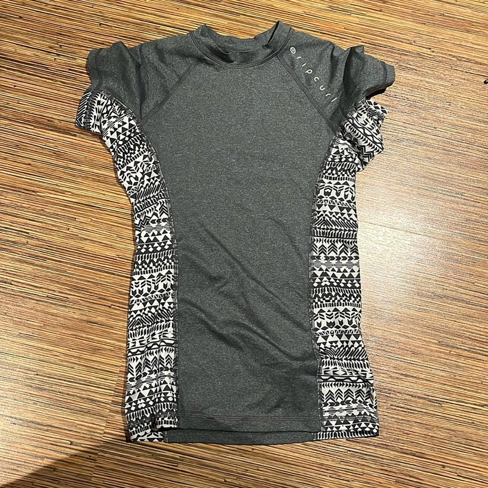 Women's Gray Patterned Swim Top/Rash Guard